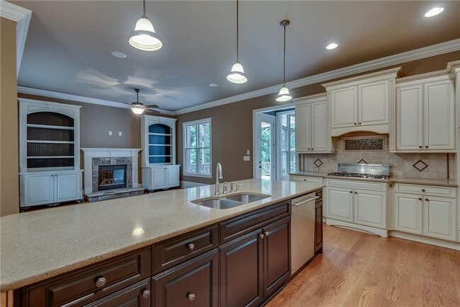 Building Photo - 3924 Sweat Creek Run NE