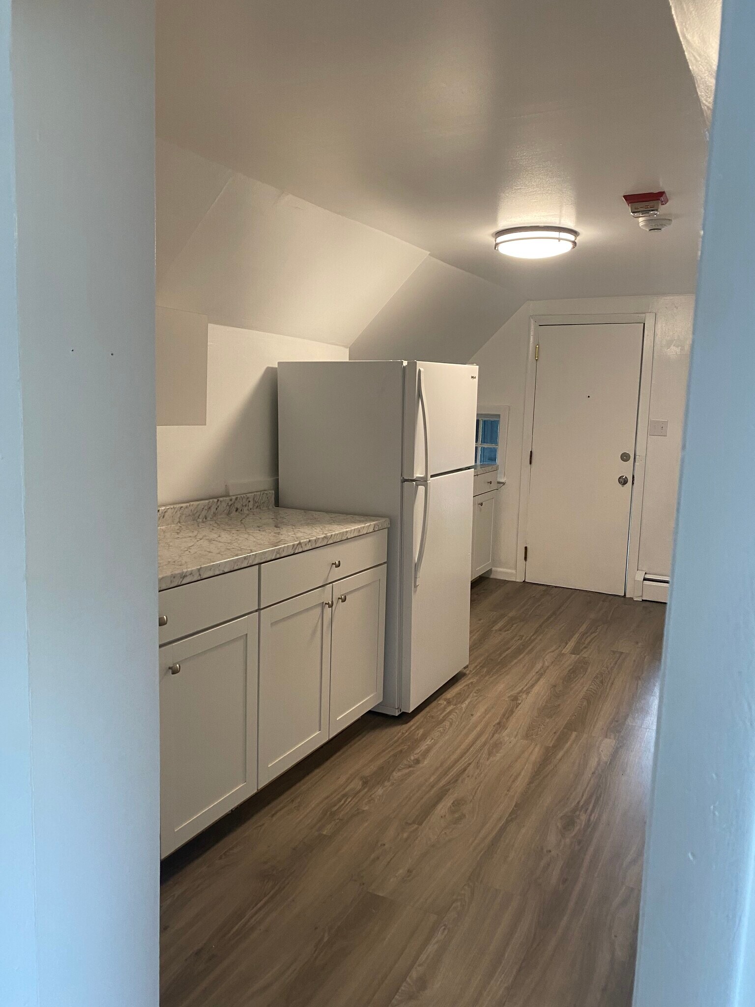 Building Photo - 48 Allen Ave