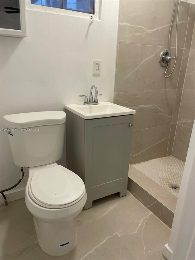 Building Photo - 746 NE 80th St