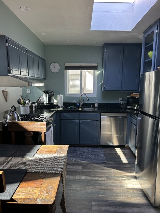 Building Photo - 337 Highland Dr