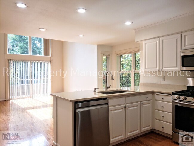 Building Photo - 10275 NW Alder Grove Ln