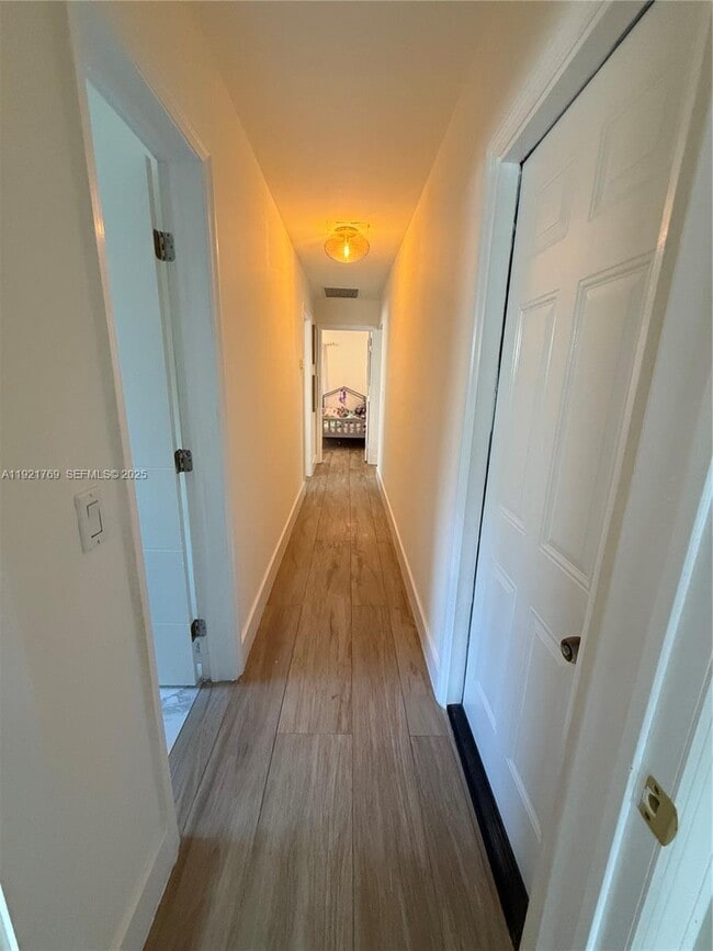 Building Photo - 5424 Van Buren St