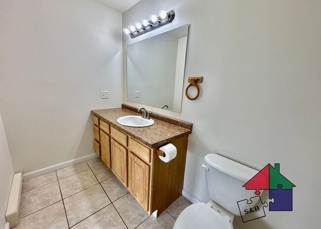 Building Photo - Spacious Milton 3 Bedroom - Pet Friendly!