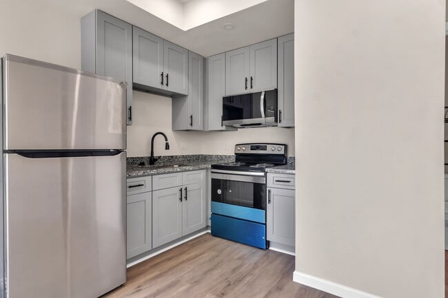 Building Photo - Newly Remodeled Units!