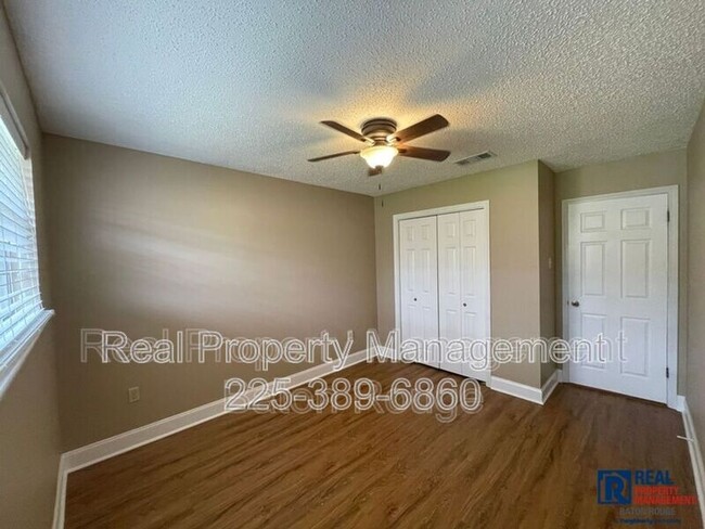Building Photo - 5536 Parkforest Dr