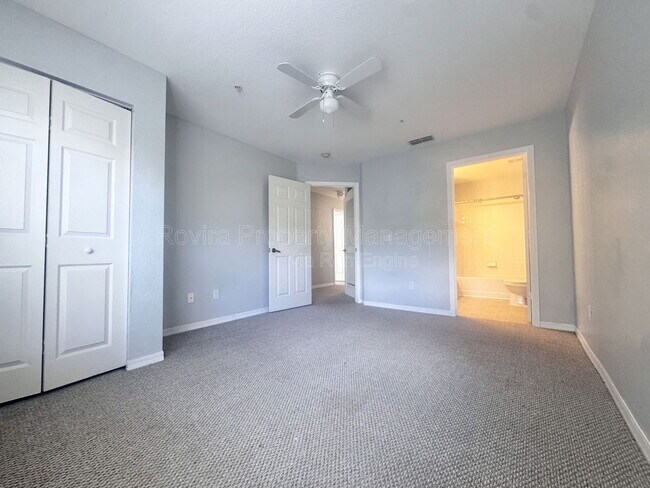 Building Photo - 4000 Venetian Bay Dr