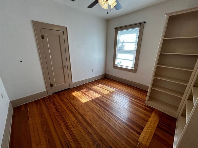 Building Photo - 826 E N 15th St