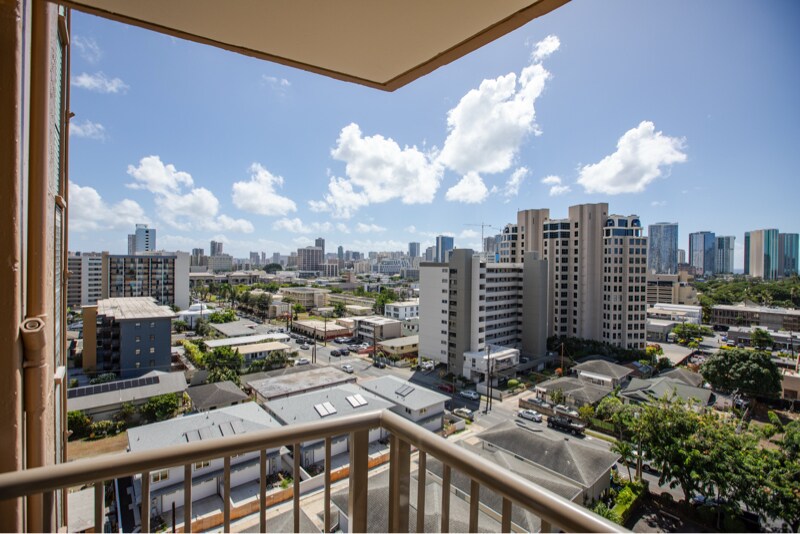 Building Photo - 1050 Kinau St
