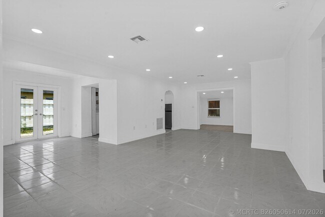 Building Photo - 6621 Perry St