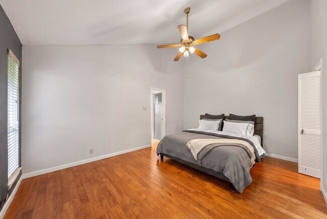 Building Photo - Stylish 3-Bed Home with Pool Access, Fenced Yard, and Garage — North Hills Village, San Antonio