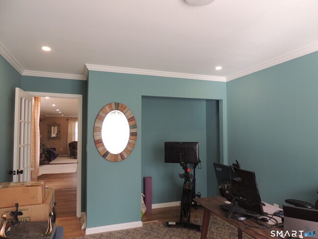 Building Photo - 124 S Montowese St