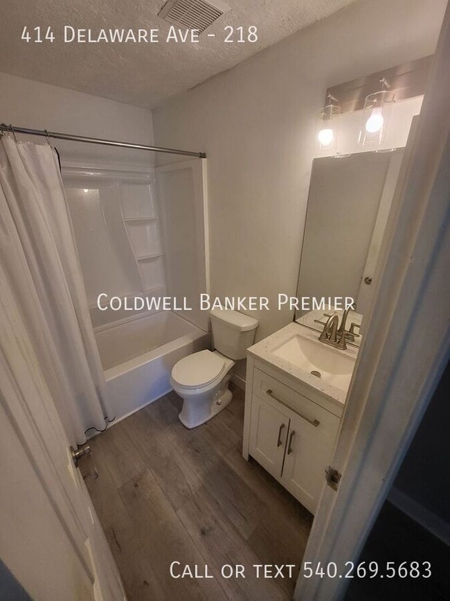 Building Photo - 414 Delaware Ave