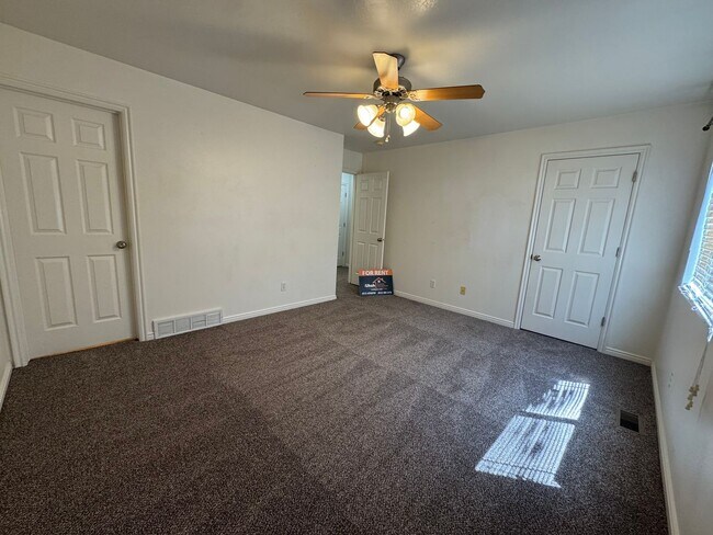 Building Photo - 298 E 2350 N
