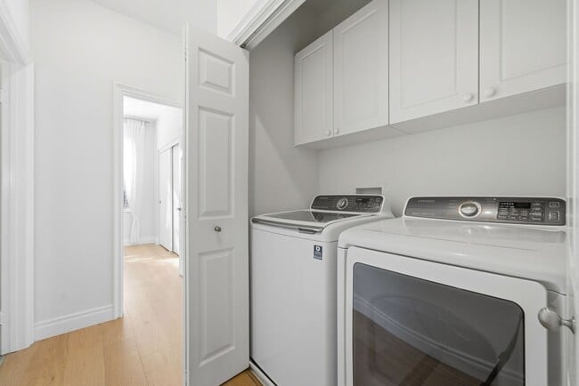 Building Photo - Beautiful 3 Bedroom 2.5 Bath Single Family...