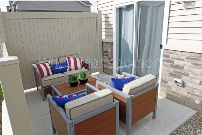 Building Photo - 115 Valor Dr