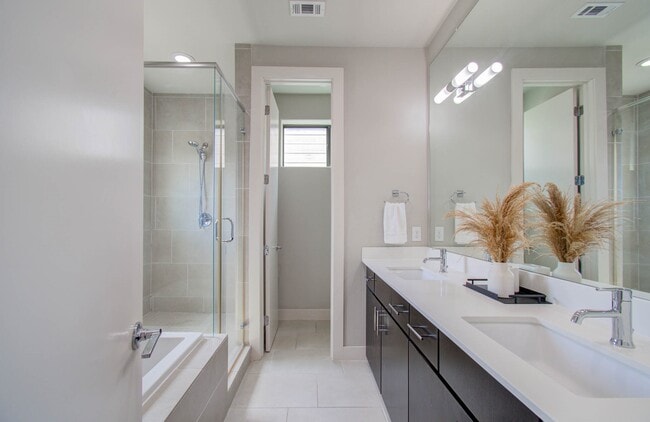 Building Photo - 509 Gregg St