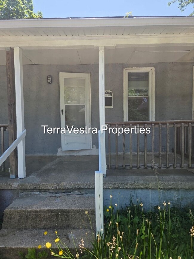 Building Photo - Single Family in Paulsboro! Eligible for $500 Security Deposit.
