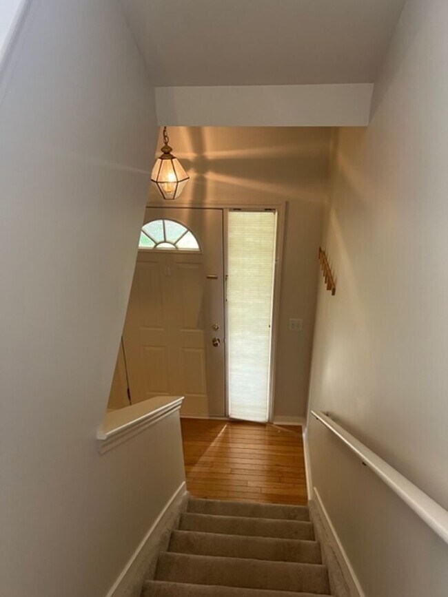 Building Photo - 3087 Promenade Cir