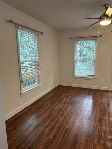 Living Room Empty - 5214 SW 91st Ter