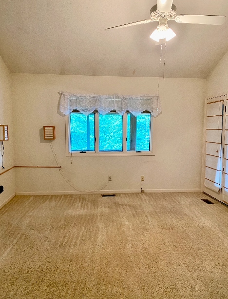 Building Photo - 3 bedroom 3 bathroom Condo in The Oaks