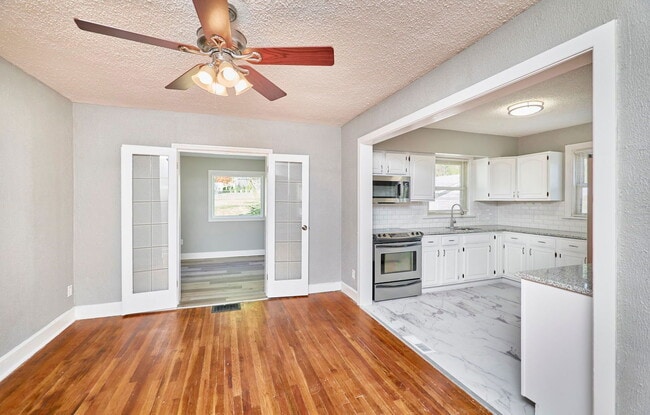 Building Photo - 2313 Burns Ave