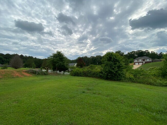 Building Photo - Home for Rent in Woodstock! View with 48 H...