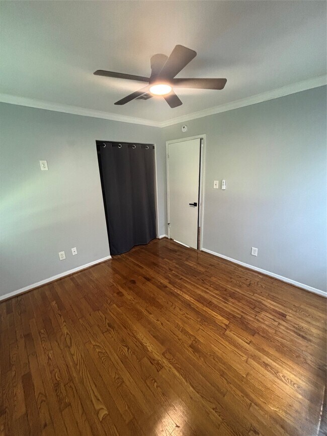 Building Photo - 10510 Sierra Dr
