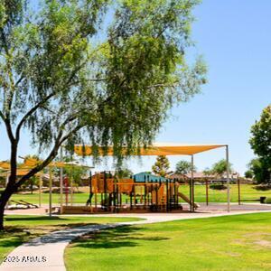 Building Photo - 841 E Lovegrass Dr