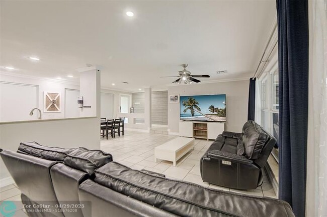 Building Photo - 9200 SW 51st Pl