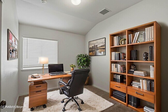 Building Photo - 14620 Carlo Alvarado Dr