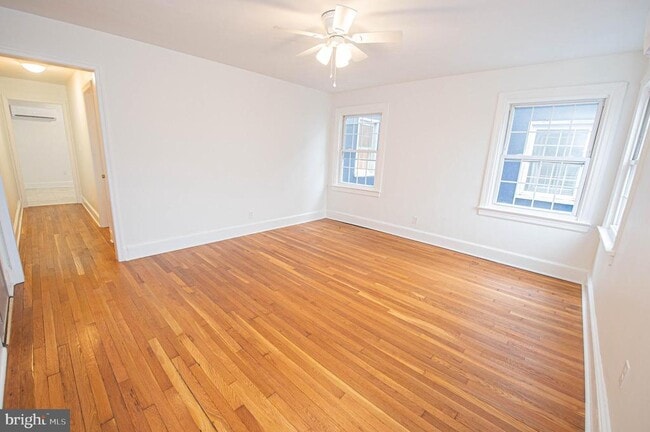 Building Photo - 308 N Division St