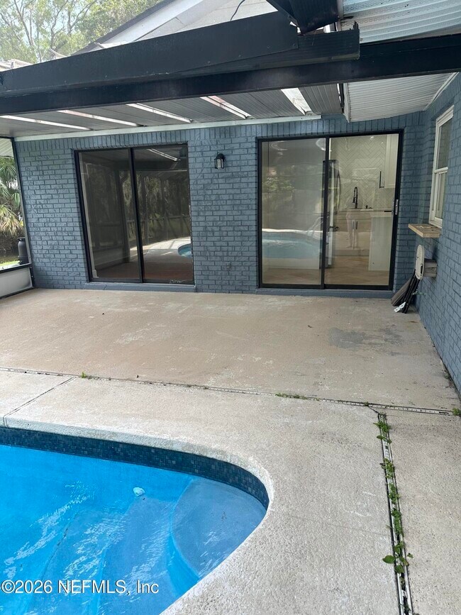 Building Photo - 112 Granada Ln