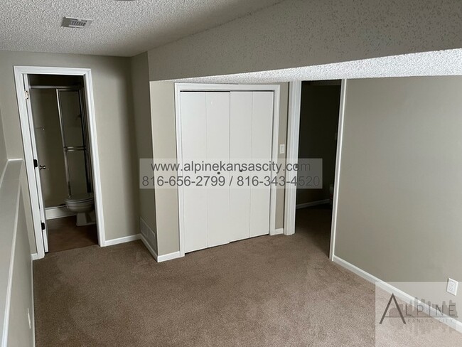 Building Photo - 2 Units Available Across from Congress Mid...