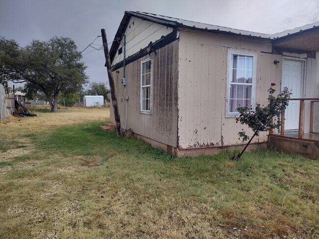 Building Photo - 506 S 4th St