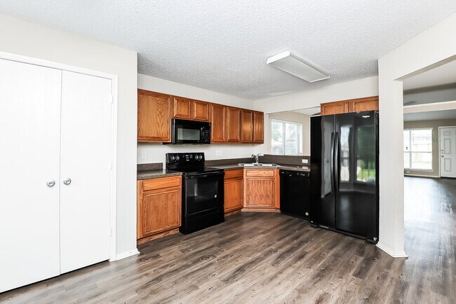 Building Photo - 10244 Cypress Hills Dr