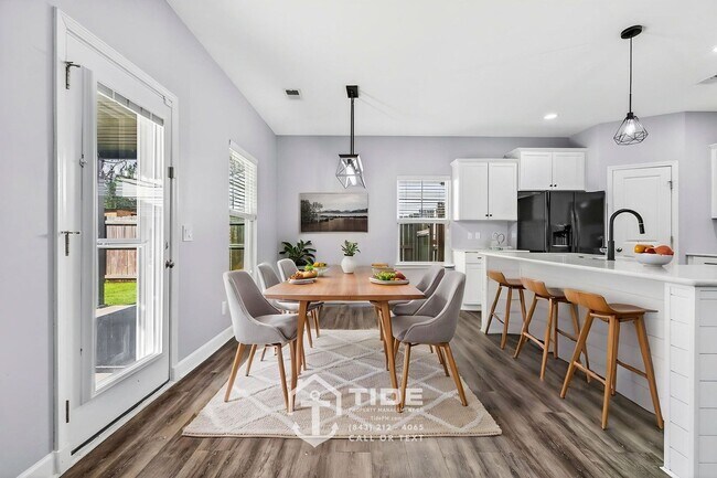 Building Photo - Spacious Living in Moncks Corner