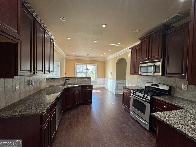 Building Photo - 352 Plymstock Dr