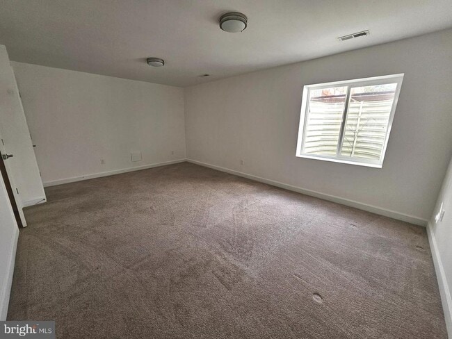 Building Photo - 73 Medal Way