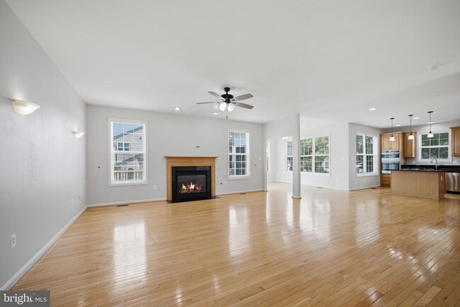 Building Photo - 20 Pinehurst Ln