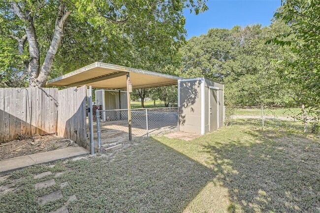 Building Photo - 7214 Salt Springs Dr