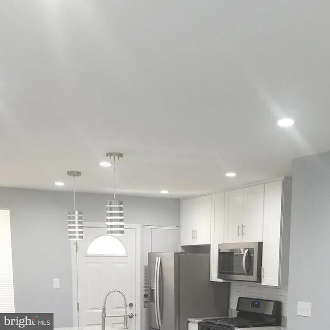Kitchen - 335 63rd St NE