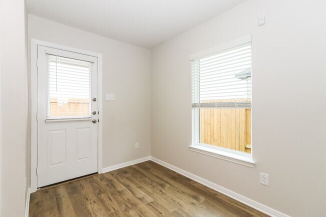 Building Photo - 7535 Tipton Meadow Way