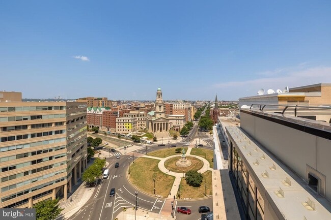 Building Photo - 1133 14th St NW