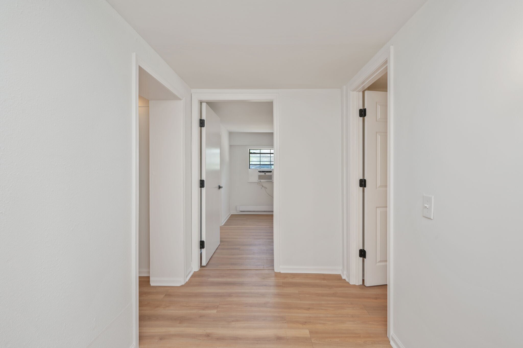 Building Photo - 1002 High Grove Ct