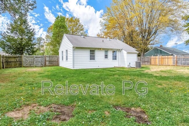Building Photo - 1313 St Michaels Ln