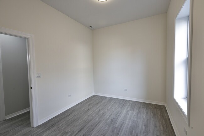 Building Photo - 3621 S Winchester Ave