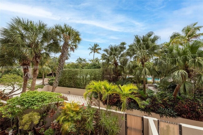 Building Photo - 151 Crandon Blvd