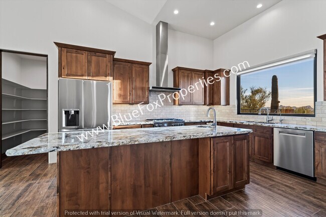 Building Photo - 13037 N Red Quail Pl