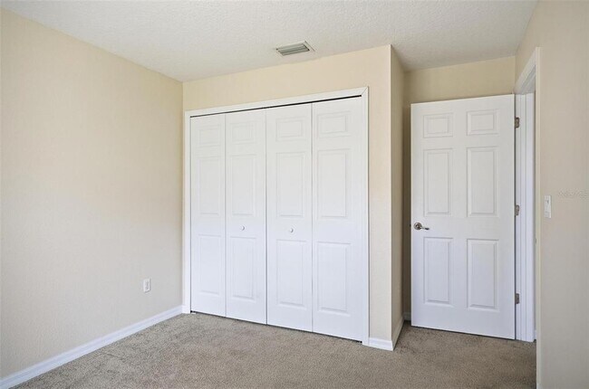 Building Photo - 165 Plainview Dr