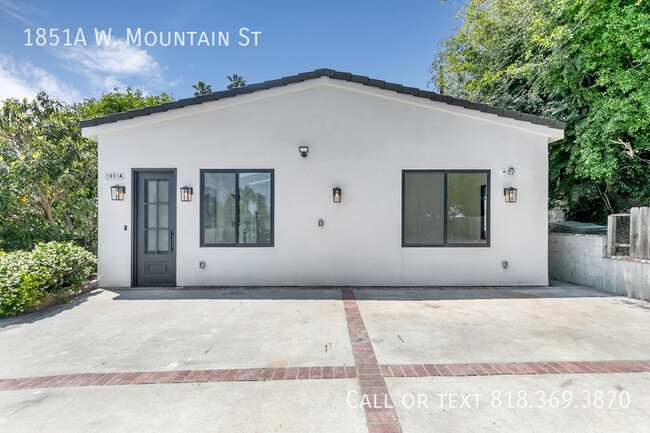 Building Photo - 1851 W Mountain St